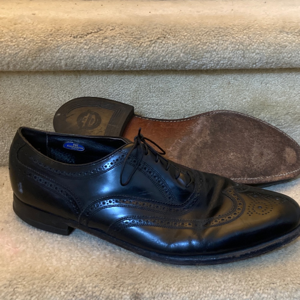Men’s Florsheim black leather wingtip oxford dress shoes